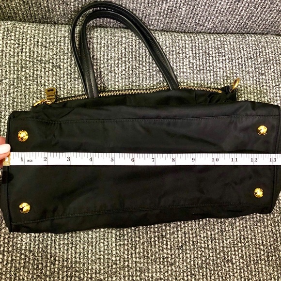 Prada handbag with a crossover strap - Picture 5 of 8